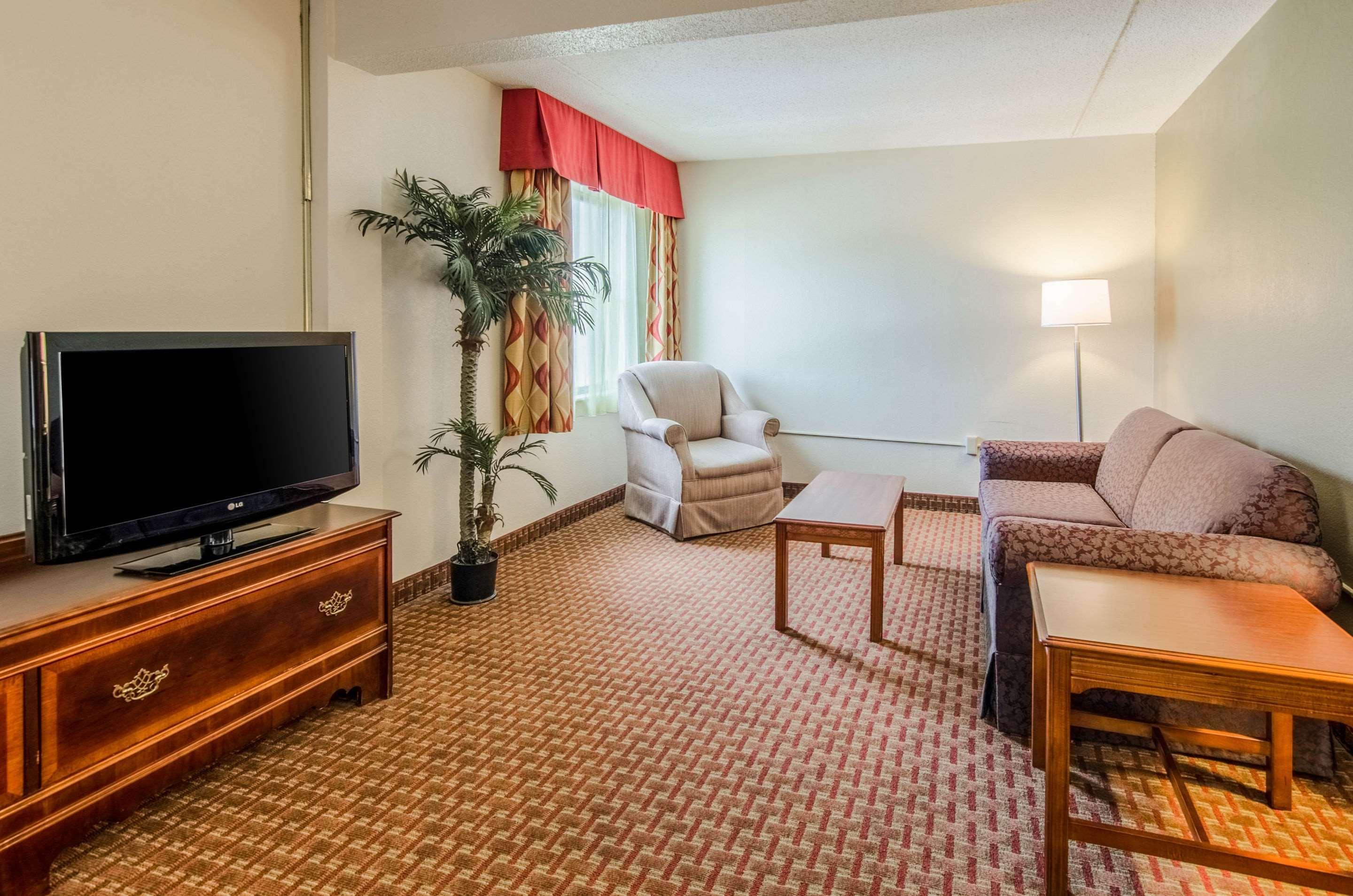 Quality Inn & Suites Lexington Near I-64 And I-81 Timber Ridge Dış mekan fotoğraf